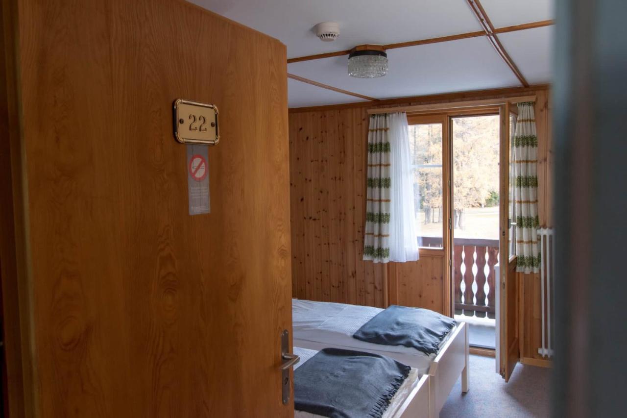 Hotel Tannenhof - Only Bed & Breakfast Oberwald Exterior photo